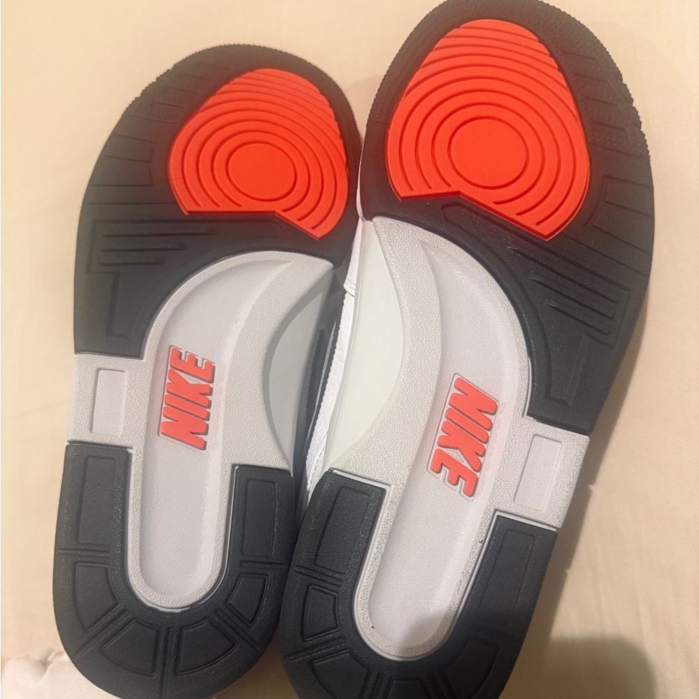 Nike Men's White and Black Strap Sneakers - Picture 3 of 3
